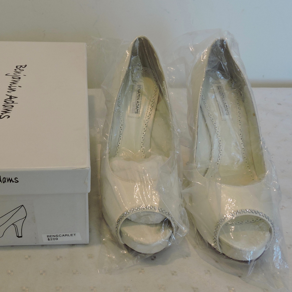 BENJAMIN ADAMS SCARLET IVORY DUCHESS SILK 38 1/2 8